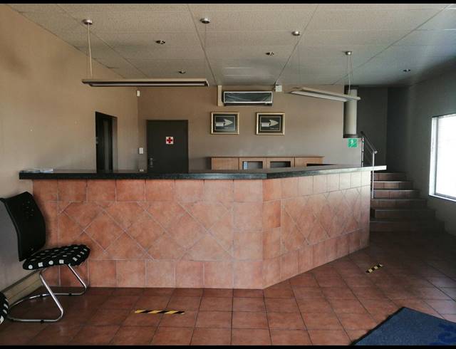902M² BUILDING FOR SALE IN VAALPARK